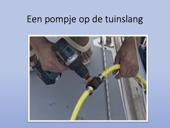 Een-pompje-op-de-tuinslang